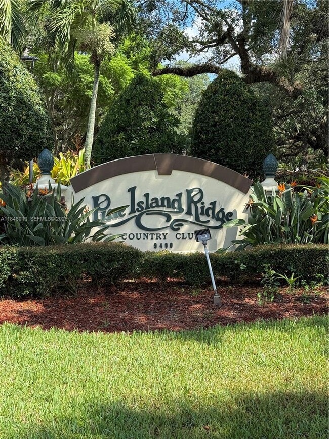 Building Photo - 9450 Poinciana Pl