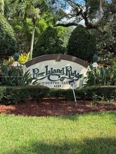 Building Photo - 9450 Poinciana Pl