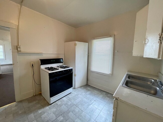 Building Photo - 840 Peach Ave