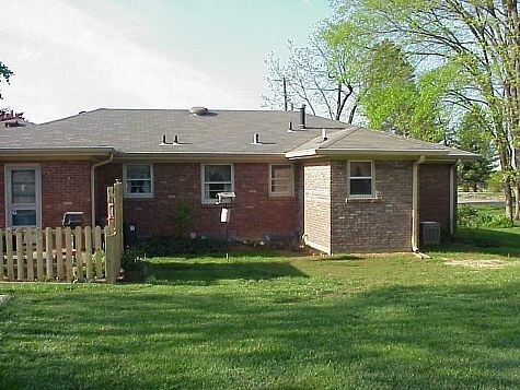 Foto del edificio - 6611 Briscoe Ln