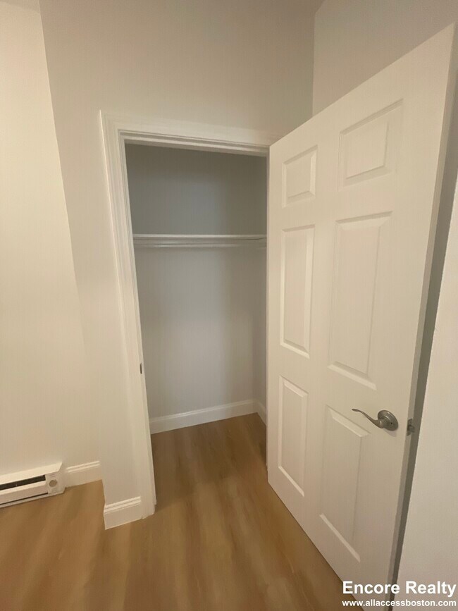 Building Photo - 111 Norway St