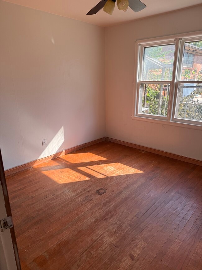 Foto del edificio - 1410 N Ash St