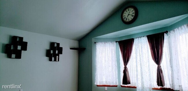 Foto del edificio - 3 br, 1 bath House - 1641 Cedrus Ct