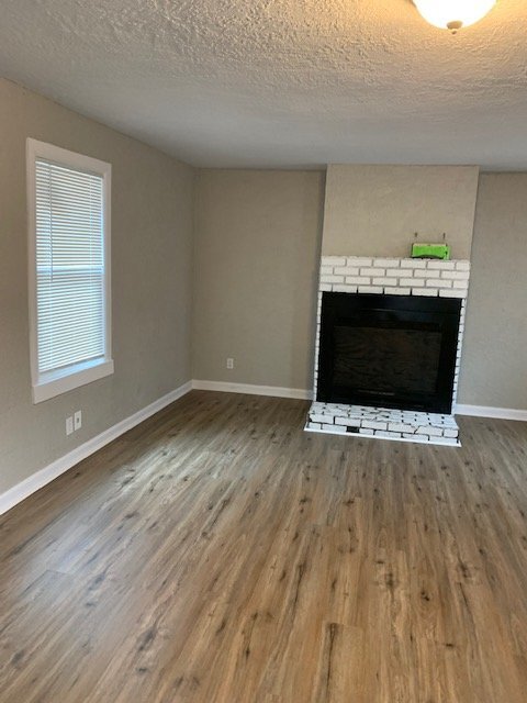 Building Photo - Beautifully update 3 Bed / 1 Bath house wi...
