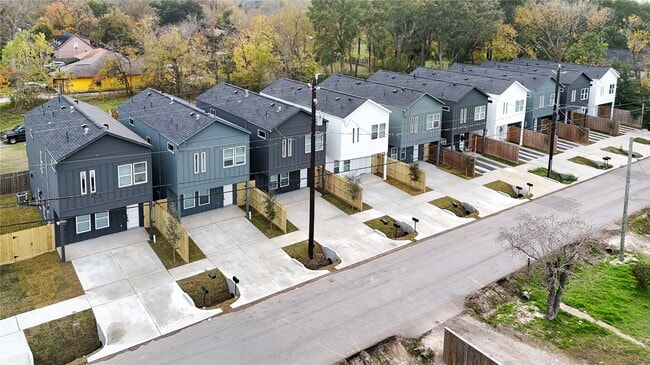 Building Photo - 1207 Dewalt St