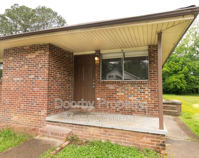 Primary Photo - 807 Henderson Ave