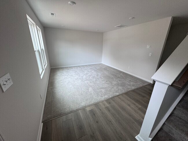 Foto del edificio - 2328 Donnelly Hills Ln