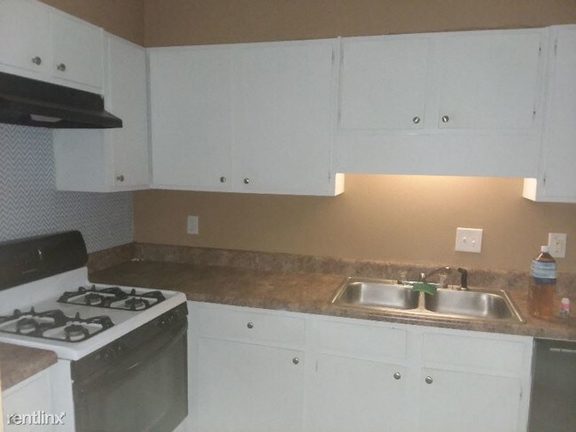 Foto del edificio - 2 br, 2.5 bath Townhome - 2082 Lenoa Lane