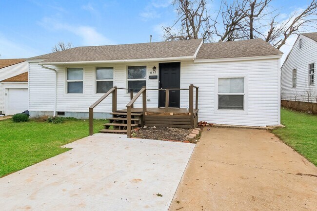 Foto del edificio - 4732 SE 24th St