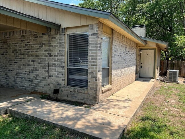 Building Photo - 9603 Teasdale Terrace