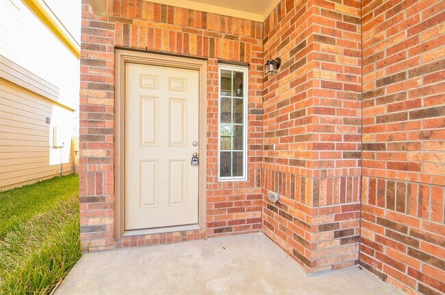 Building Photo - 5830 Adelaide River Dr