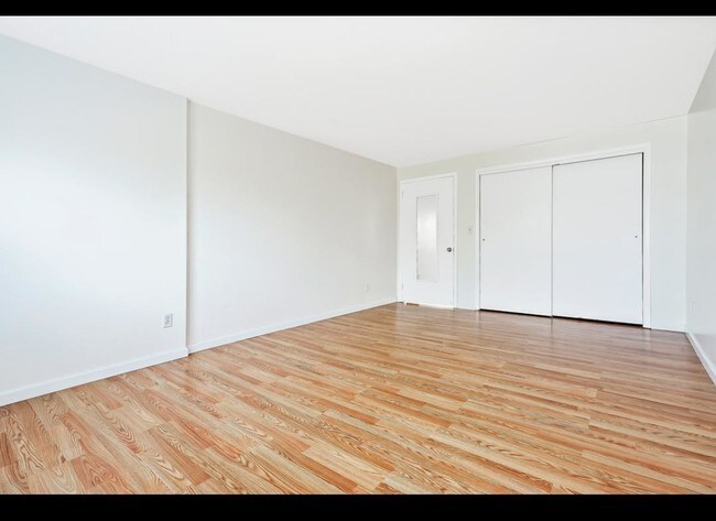 Foto del edificio - 186 Briggs Ave