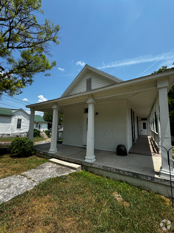 Building Photo - 1315 S High St