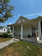 Building Photo - 1315 S High St