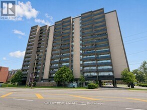 Building Photo - 890 Jane St