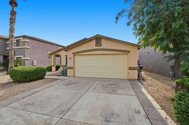 Foto del edificio - Johnson Ranch 3 Bedroom! Tile Throughout All Appliances!