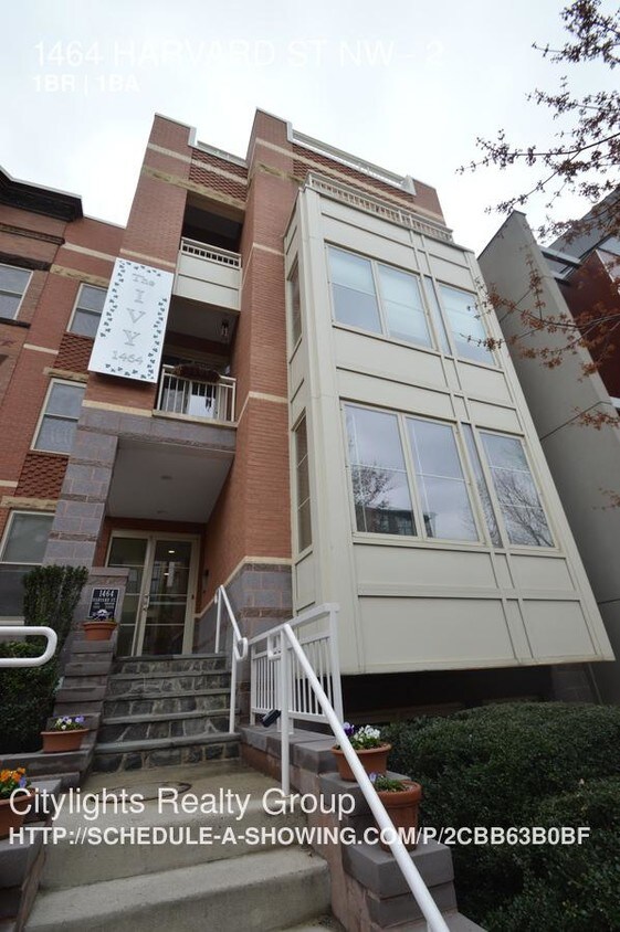 Primary Photo - 1464 Harvard St NW
