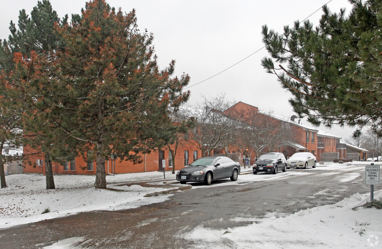 Photo du bâtiment - Maple Glen Apartments