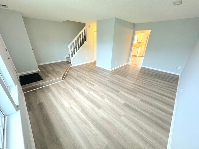 Foto del edificio - GORGEOUS TOWNHOME IN VIRGINIA BEACH