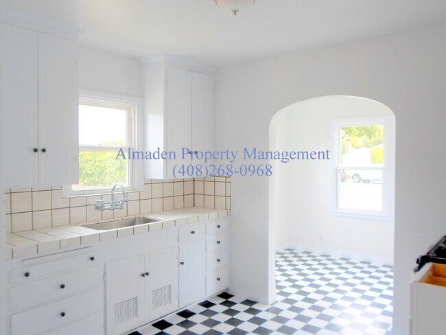 Foto del edificio - Charming Home in the Heart of Willow Glen! Hardwood Floors!!