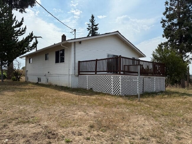 Building Photo - 4 Bedroom 2 Bath Country home Dundee OR. P...