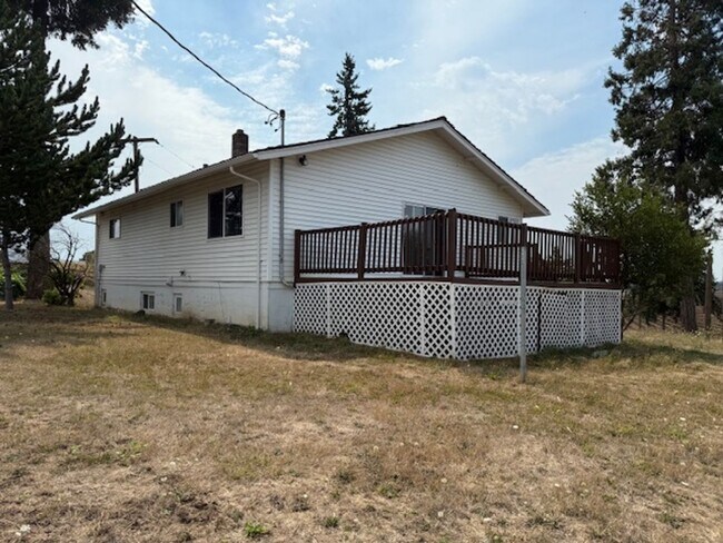 Foto del edificio - 4 Bedroom 2 Bath Country home Dundee OR. P...