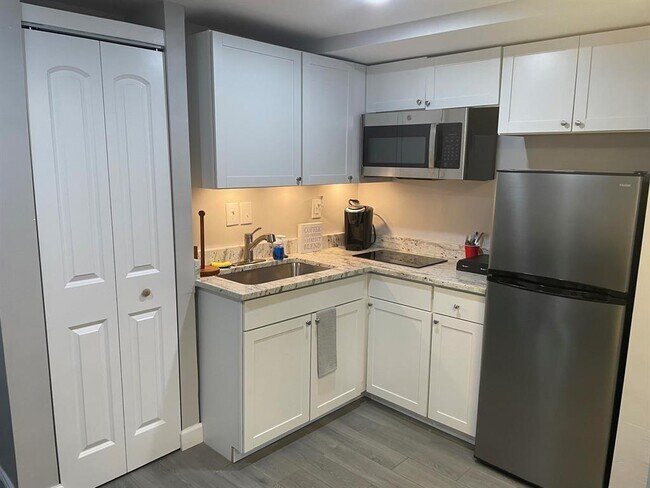 Foto del edificio - 3610 Lloyd Dr