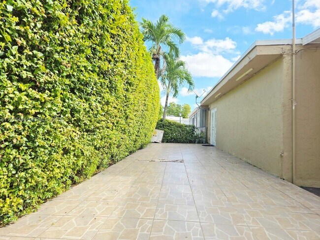 Foto del edificio - 11471 SW 5th Terrace