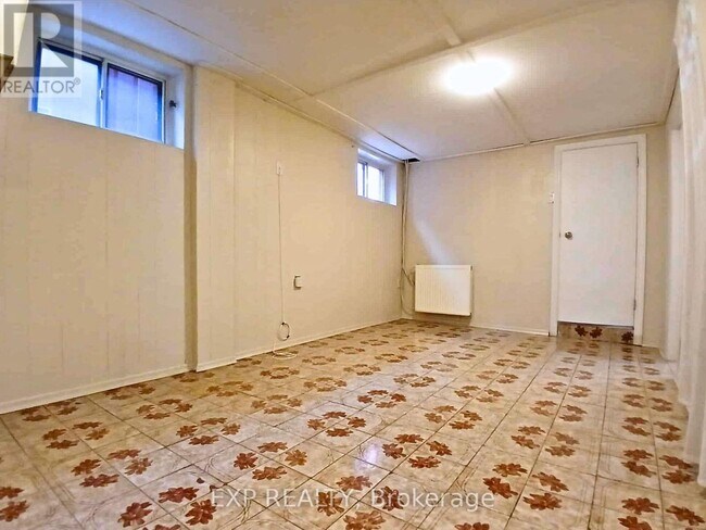 Photo du bâtiment - 310 Westwood Ave