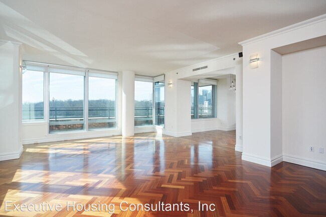 Building Photo - 2 br, 3 bath House - 3150 South St, NW #1D