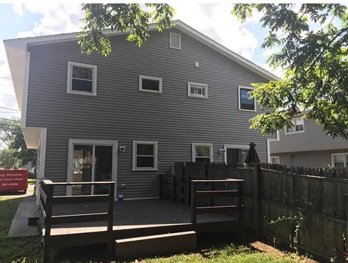Building Photo - 55 Woodend Rd