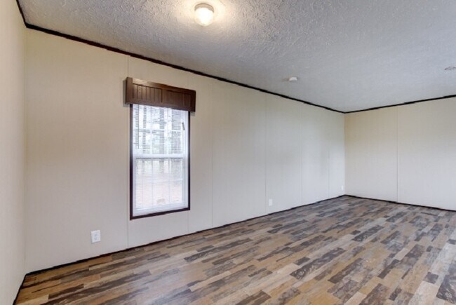 Foto del edificio - 96 Luart Dr