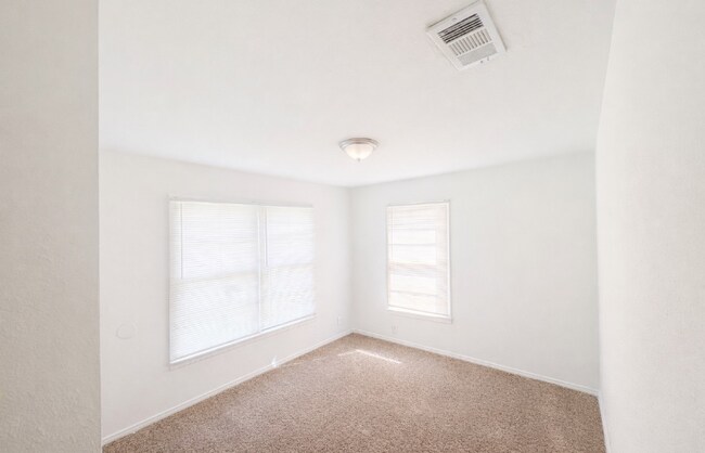 Foto del edificio - 129 N McEntire Ct