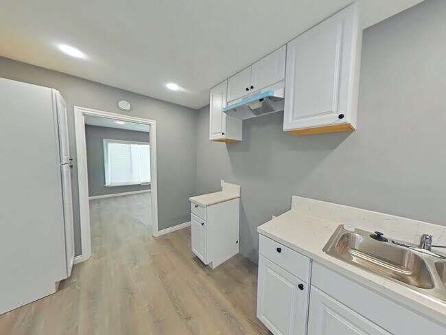 Foto del edificio - 1117 N Mayfield Ave