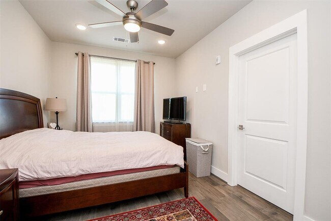Foto del edificio - 4819 Caroline St