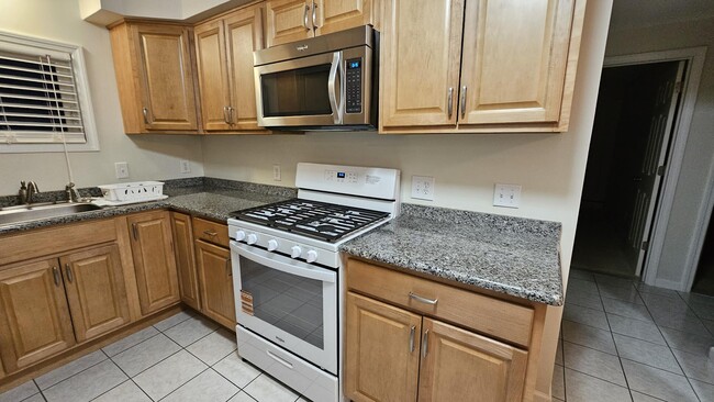 Building Photo - 667 Indian Church Rd