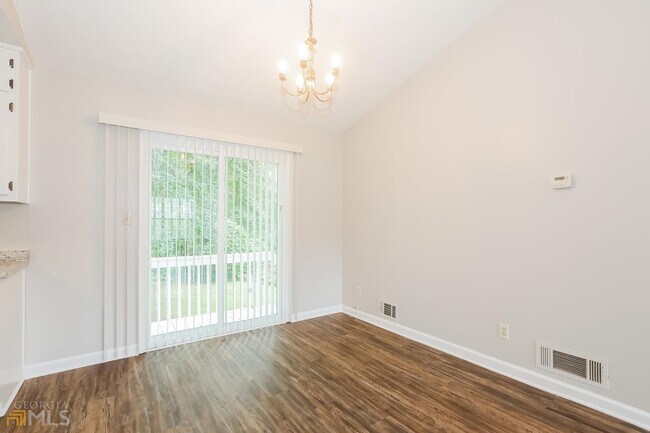 Foto del edificio - 536 Oakview Dr