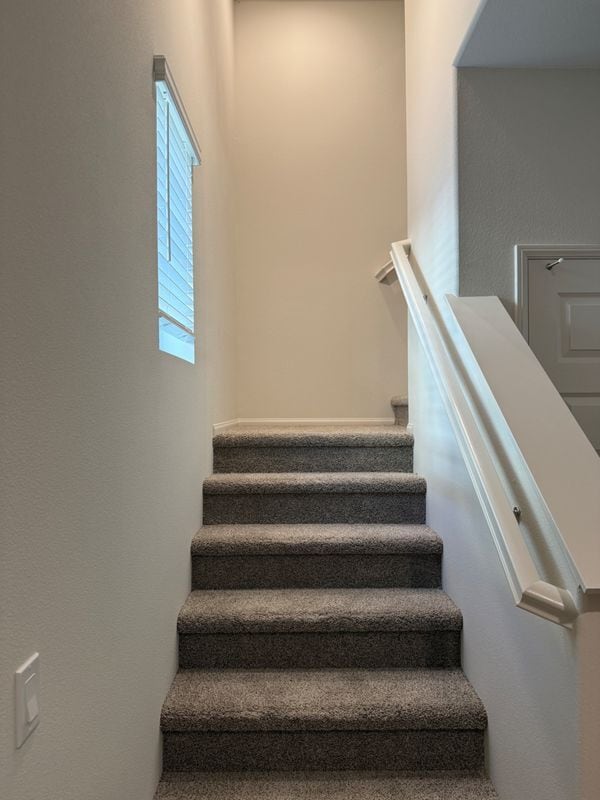 Building Photo - 40451 Melrose Dr