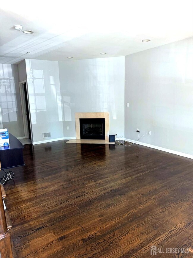 Building Photo - 185 Sunshine Dr