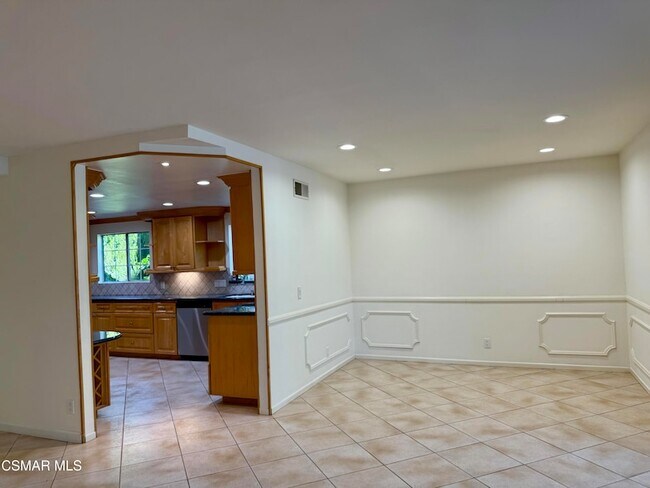 Foto del edificio - 64 Birchwood Ave