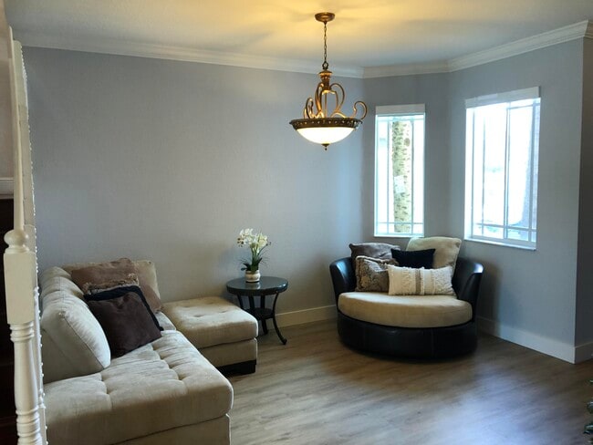 Building Photo - 1030 Murano Bay Dr