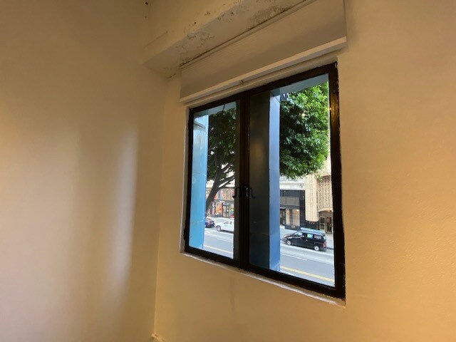 Foto del edificio - 849 S Broadway