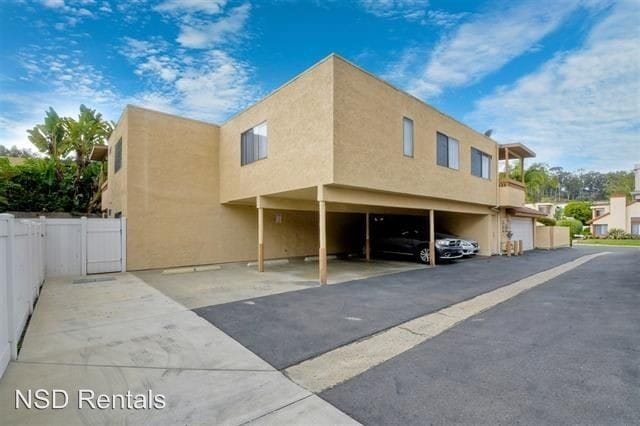 Building Photo - 128 Avenida Las Brisas