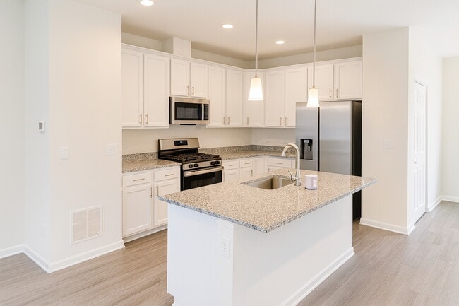 Building Photo - 842 Finley Dr