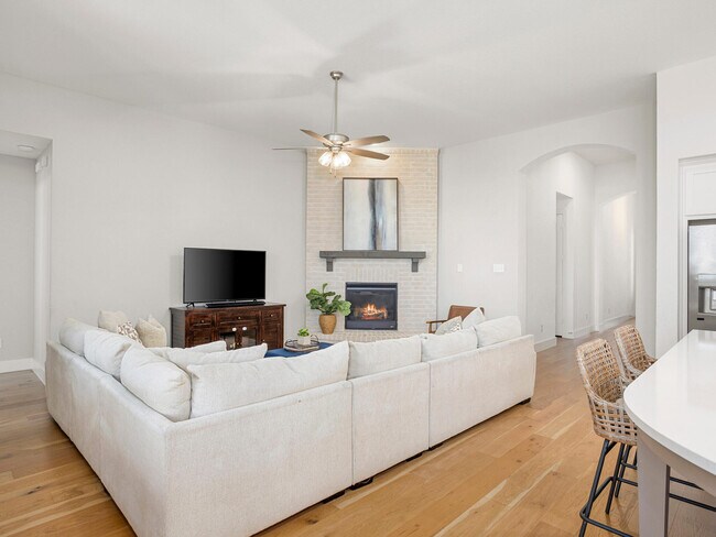 Building Photo - 317 Legna Dr