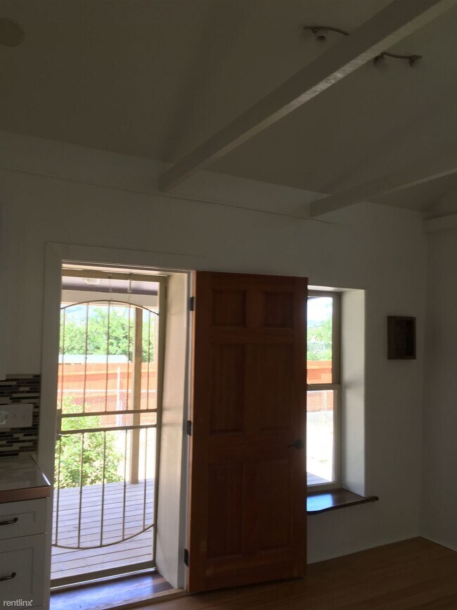 Building Photo - 109 S Pinos Altos St