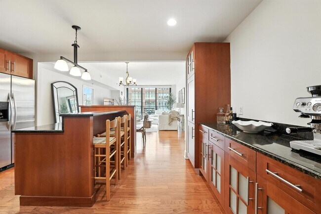 Foto del edificio - 1025 Maxwell Ln