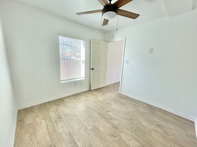 Building Photo - 1033 Rivas St