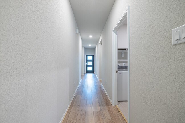 Building Photo - 17705 Hanson Ridge Dr