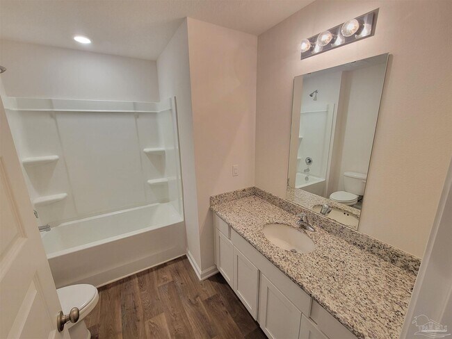 Foto del edificio - 8016 Twin Cedar Dr